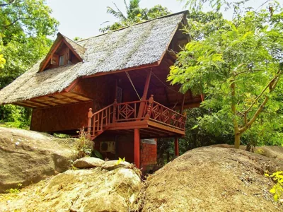 Deluxe Bungalow with Air Condition (4 Adults) — Koh Tao Royal Resort